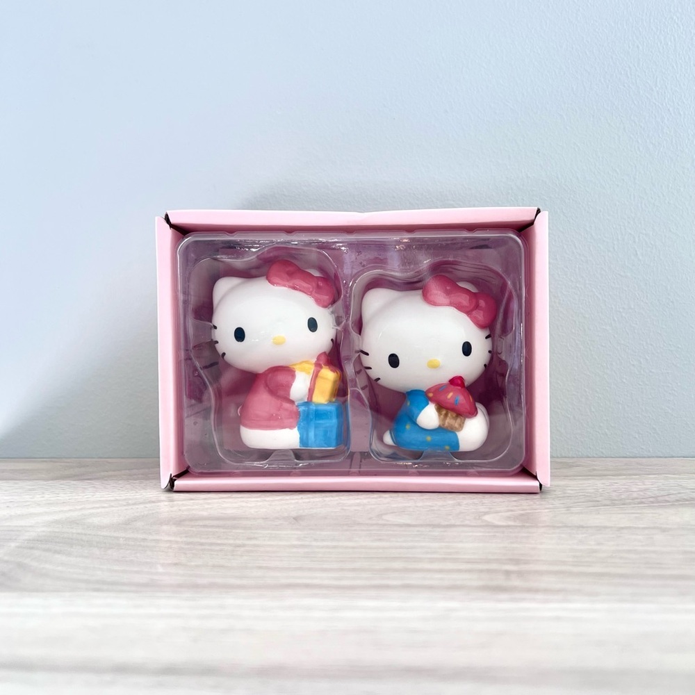 Hello Kitty Birthday Candle Holder Set (2-Piece) – Limited Edition